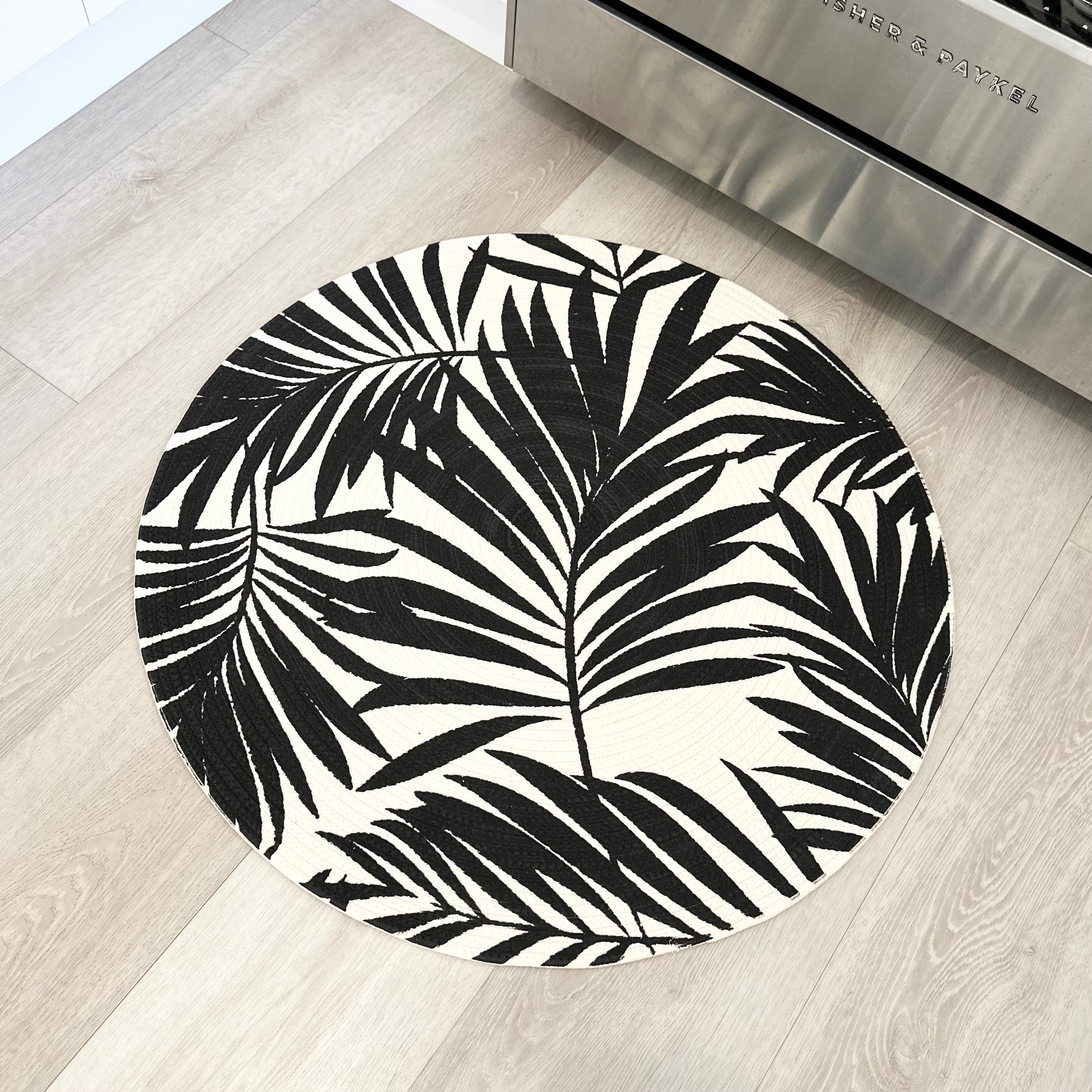 Black Leaf Mat 80cm